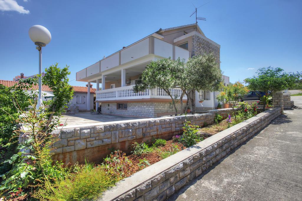 Apartments Irena Езера Экстерьер фото